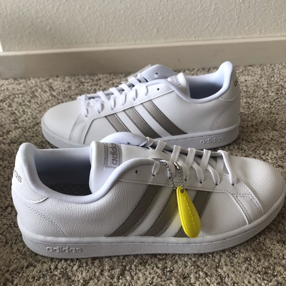 NEW Adidas Grand Court Leather Sneaker